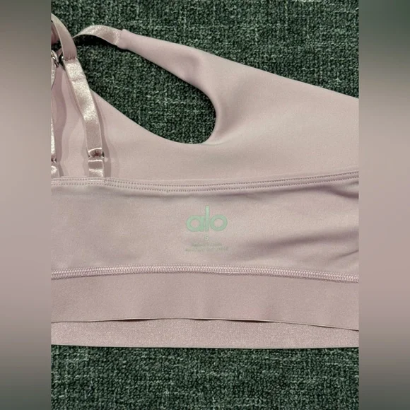 ALO YOGA Airlift All Nighter Sports Bra Sugarplum Pink sz Small One Shoulder - Picture 4 of 5